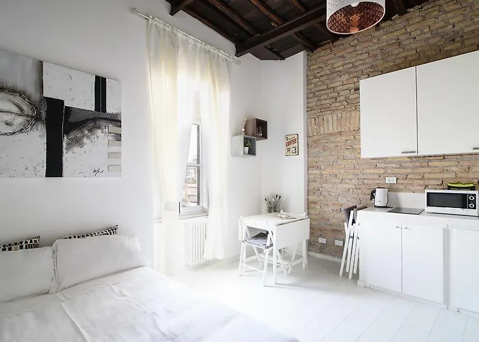 White Ostilia s